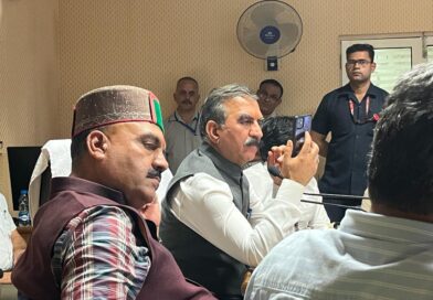 मुख्यमंत्री ने सोमवार सुबह चार बजे तक राहत एवं बचाव कार्य का जायजा लियानदी-नालों के निकट न जाने की अपील कीशिमला:10 जुलाई, 2023 मुख्यमंत्री ने सोमवार सुबह चार बजे तक राहत एवं बचाव कार्य का जायजा लियानदी-नालों के निकट न जाने की अपील कीशिमला:10 जुलाई, 2023